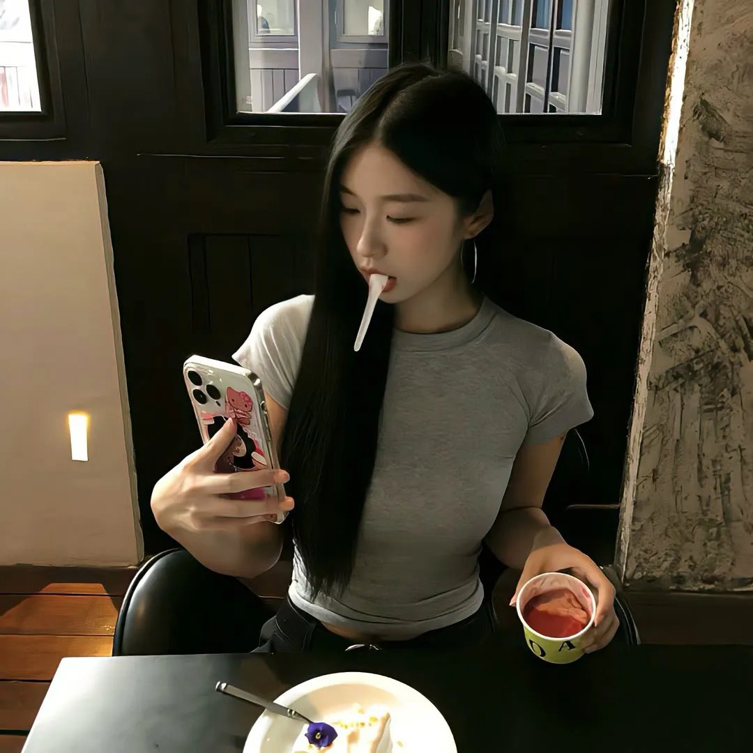 演员张逸凡